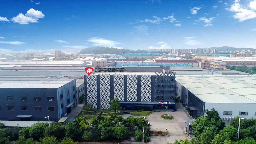 五驅(qū)合力：億合門(mén)窗變中尋機(jī)，全速駛?cè)肫放乞v飛新路徑